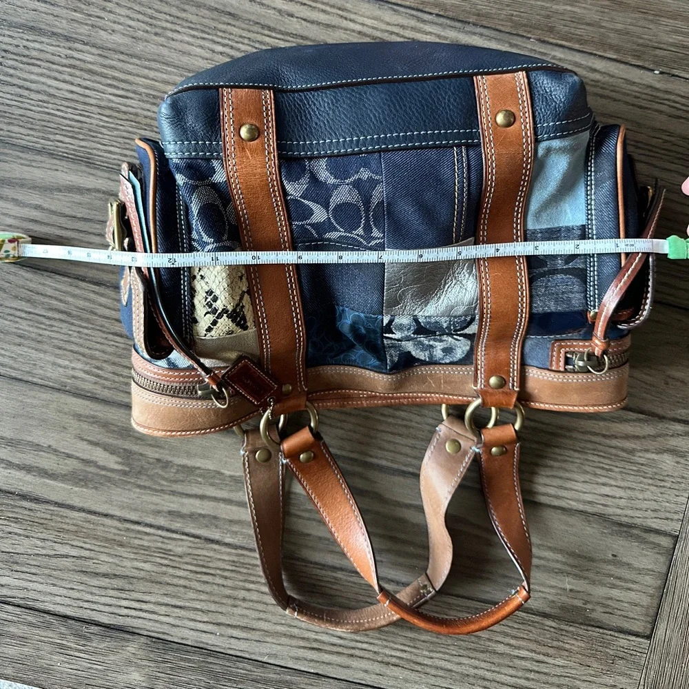 Vintage coach bag patchwork blues with leather straps and buckles - Picture 11 of 12